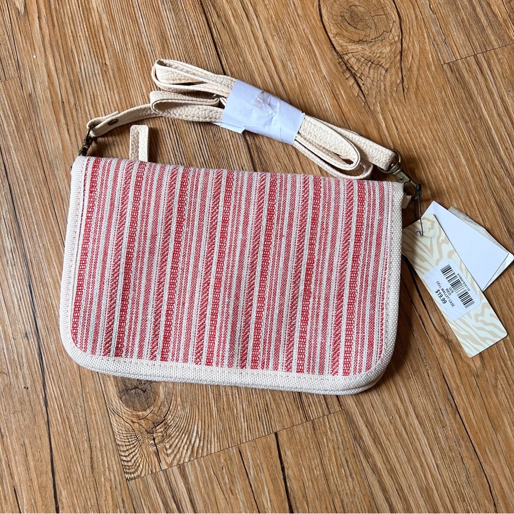 💚Quagga NWT phone/wallet case